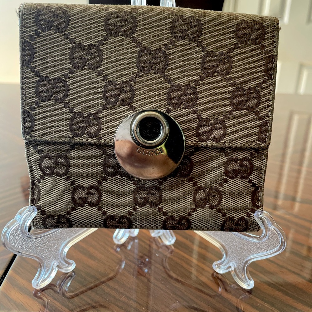 Gucci Wallet Authentic, Tons of storage & Cc slot